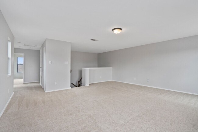 Building Photo - 1132 Hyde Park Dr