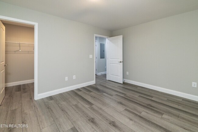 Building Photo - 159 Wade Ln