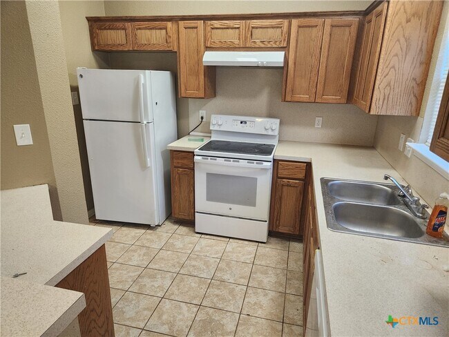 Building Photo - 2207 Bluebonnet Dr