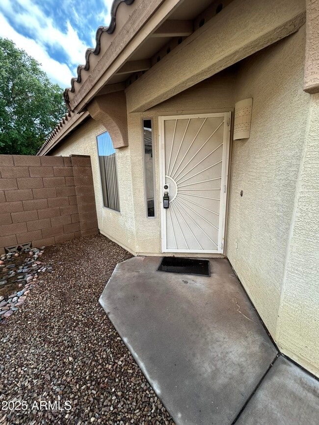 Building Photo - 10857 E Wier Ave