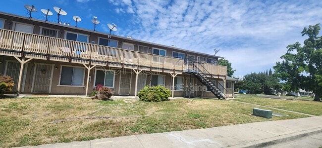 Building Photo - 1181 Kelso St