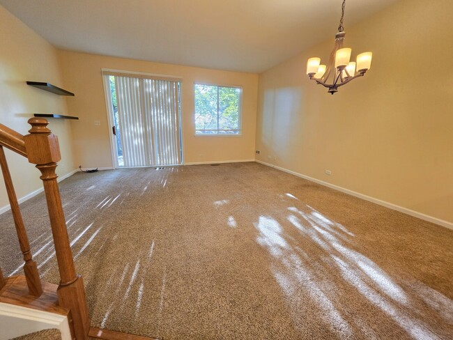 Building Photo - 3045 Kentshire Cir
