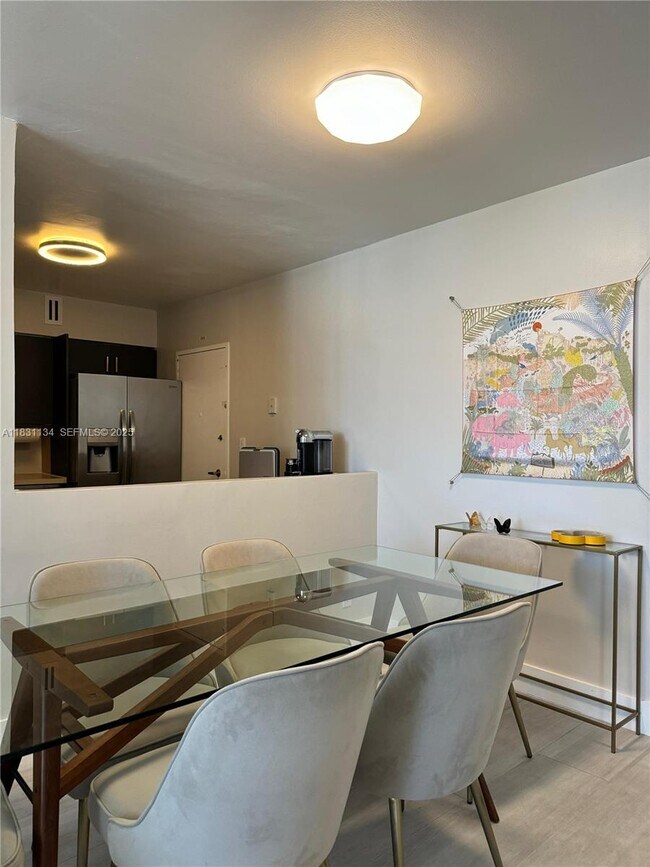 Building Photo - 5700 Collins Ave