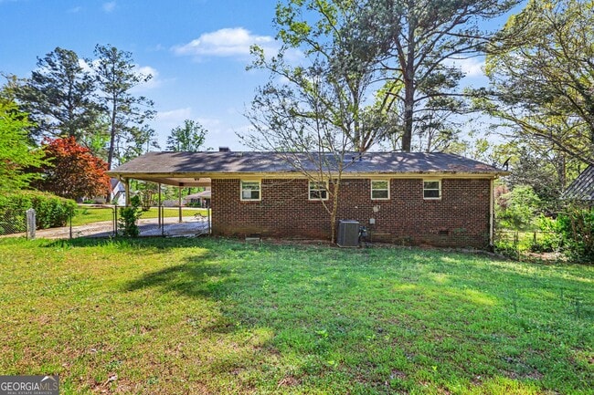 Building Photo - 3670 Goodwin Rd