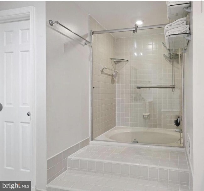 Building Photo - 5105 Westbard Ave