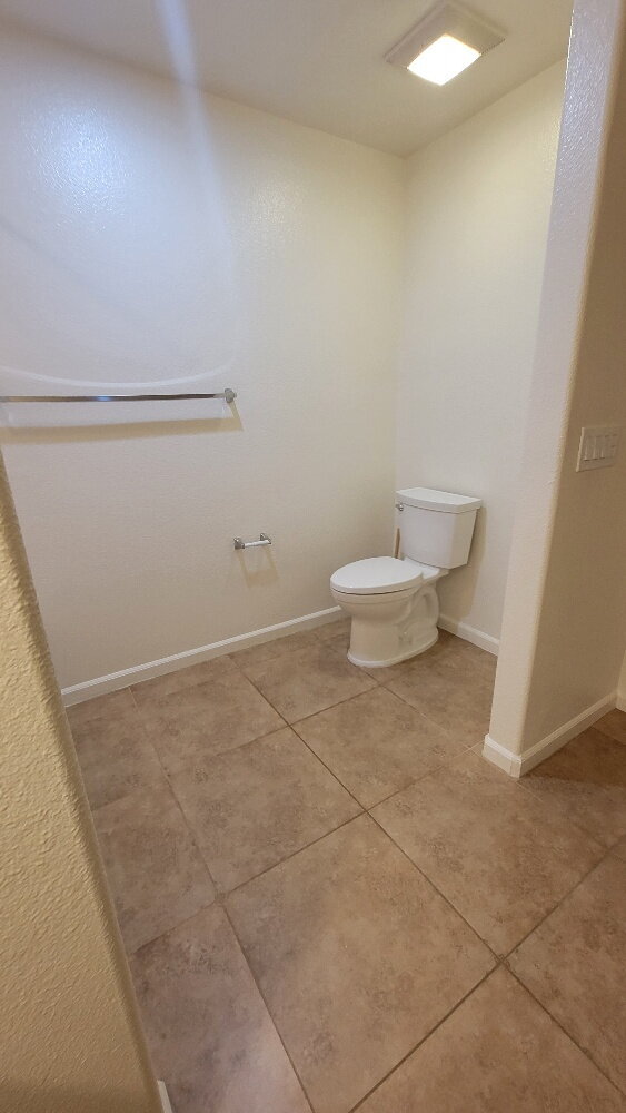 Building Photo - Charming 1-Bedroom Retreat in Roseville - ...