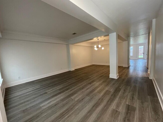 Building Photo - 16735 Sonoma Del Norte Dr