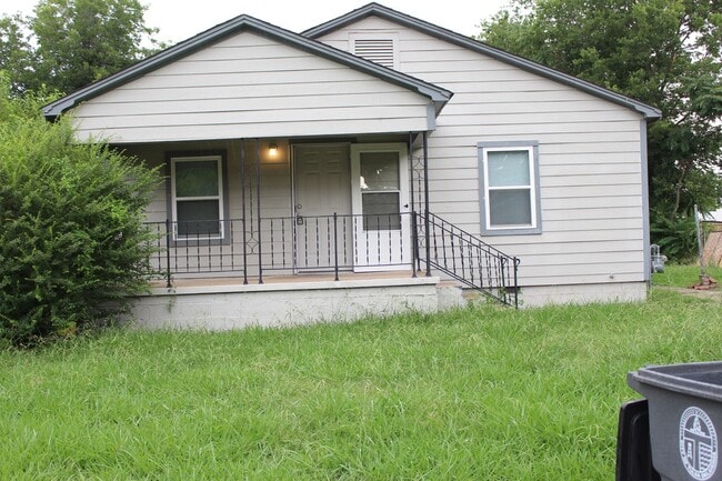Building Photo - Spacious House for Rent in the Heart of Tu...