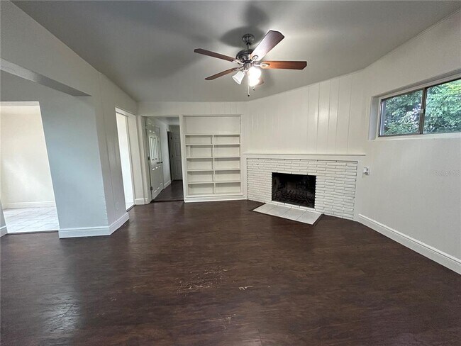 Building Photo - 2886 Carew Ave