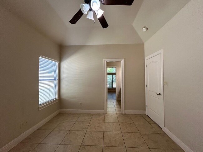 Building Photo - 3335 Hagen Lp