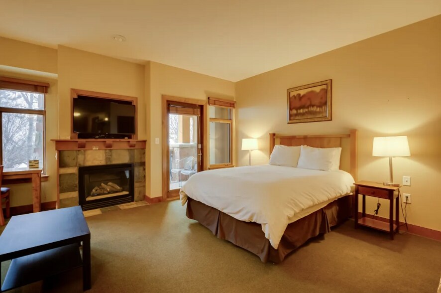 Building Photo - 3720 Sundial Ct