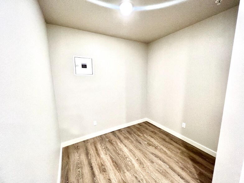 Building Photo - 2330 Yakima Ct