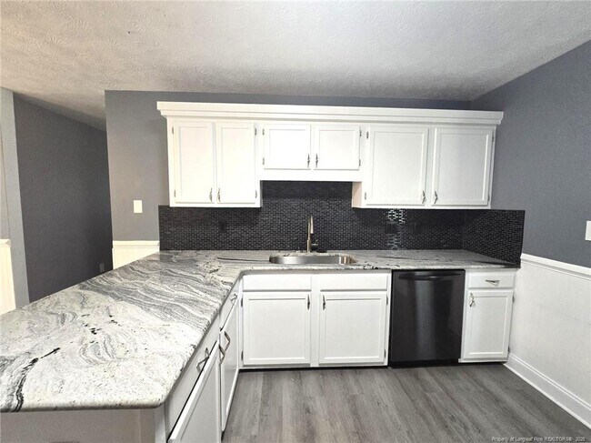 Building Photo - 5544 Bear Creek Cir