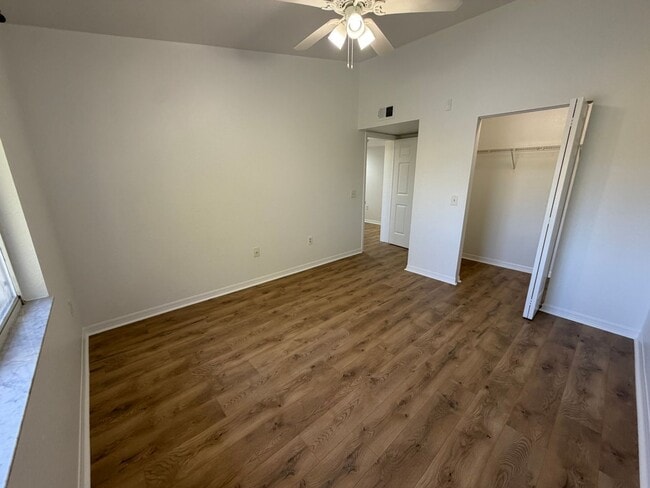 Building Photo - ANNUAL RENTAL - KEY ROYAL CONDO -THIRD FLOOR- 2 BED-1 BATH