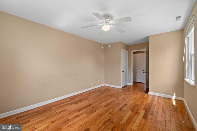 Building Photo - 3441 S Stafford St