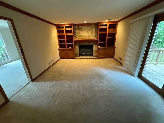 Building Photo - 10985 Eagles Cove Dr