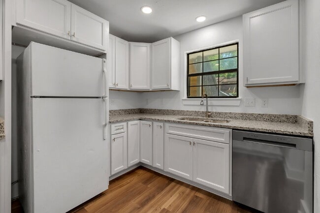 Building Photo - 2 bed/ 2 bath near Apalachee Pkwy!