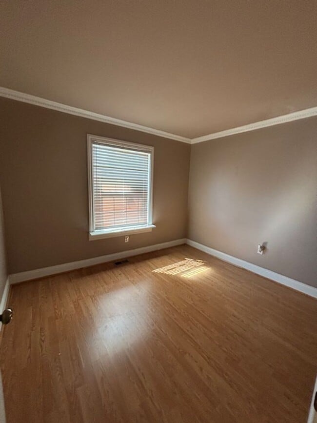 Building Photo - STUNNING 3 BEDROOM HOME IN NOVI !!