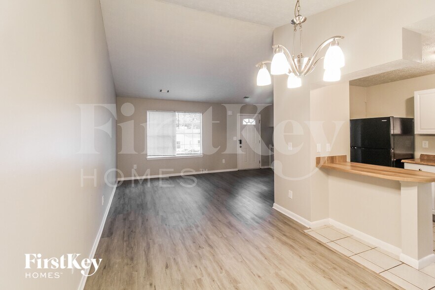 Building Photo - 4631 Garden Hills Dr