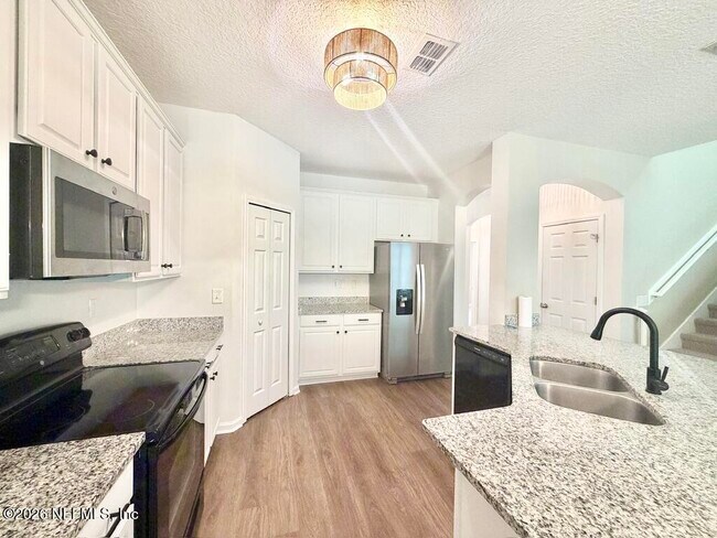 Building Photo - 1720 Cross Pines Dr