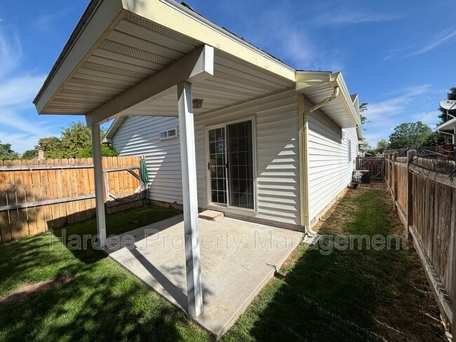 Building Photo - 688 S Gamay Ln