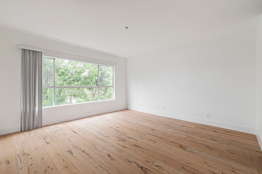 Building Photo - 939 Palm Ave