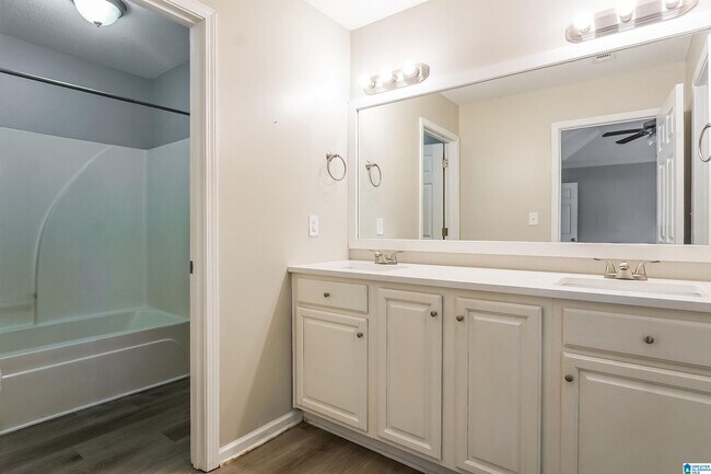 Building Photo - 15554 Brookstone Dr