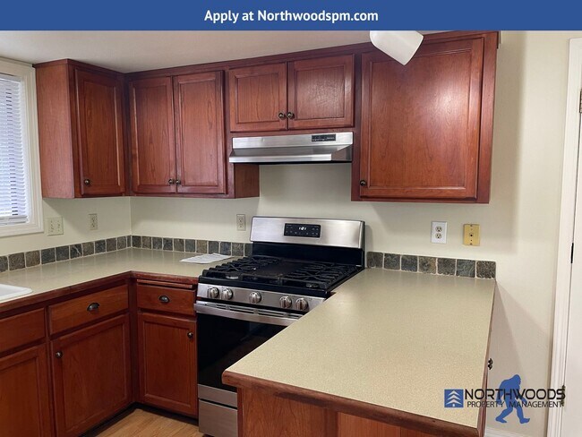 Building Photo - Beautiful Butte Creek View-3 Bedroom 2 Bat...