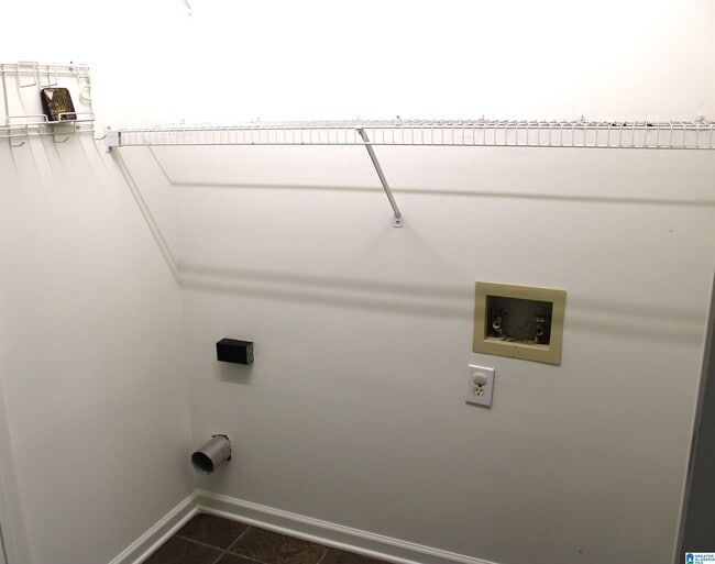 Building Photo - 5338 Cottage Ln