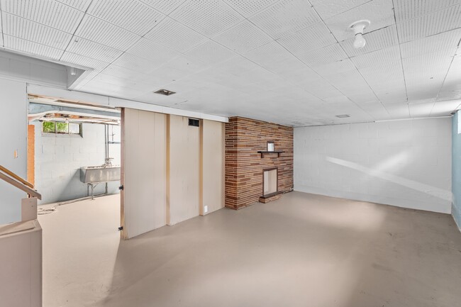 Building Photo - 1502 Schuyler Rd