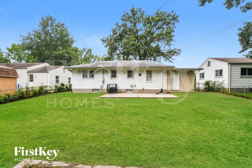 Building Photo - 665 Mark Twain Dr