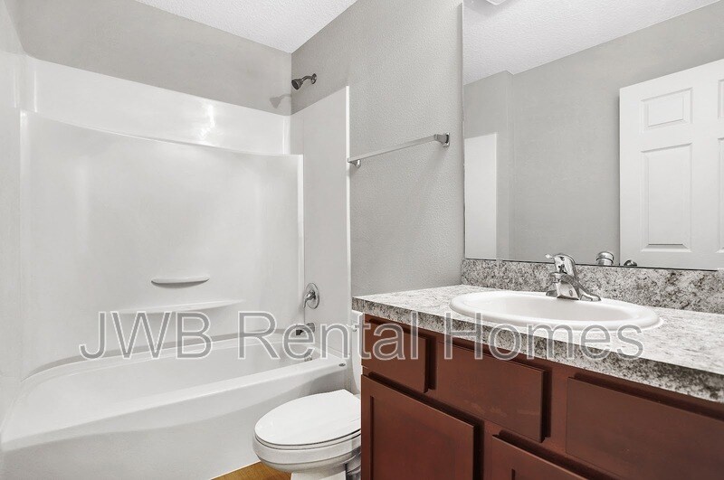 Building Photo - 5440 Chenango Blvd
