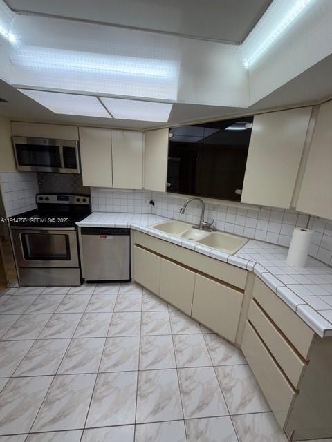 Building Photo - 300 Three Islands Boulevard