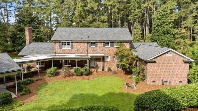 Building Photo - 221 Magnolia Ln