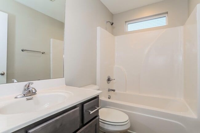 Building Photo - 2509 Guildhall Ln