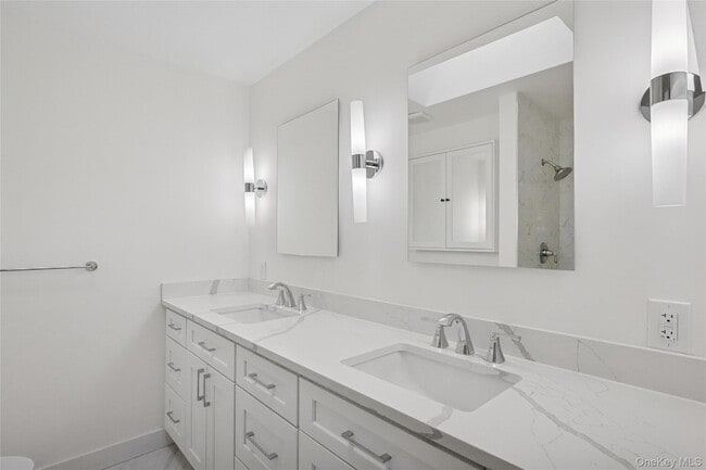 Building Photo - 70 Pheasant Run