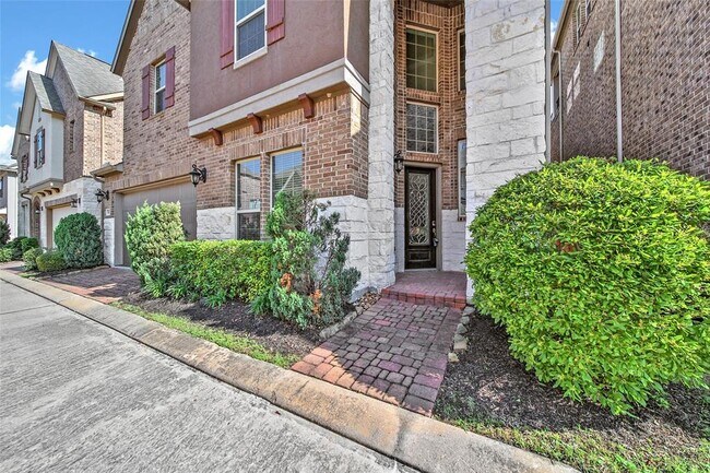 Building Photo - 18323 Parkview Point Dr
