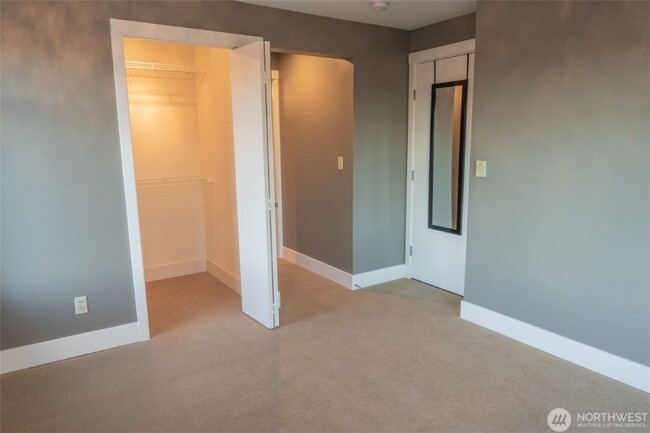 Building Photo - 2Bd/2Ba Seattle Condo