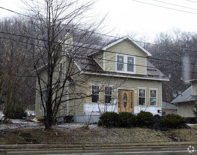 Primary Photo - 102 N Main St