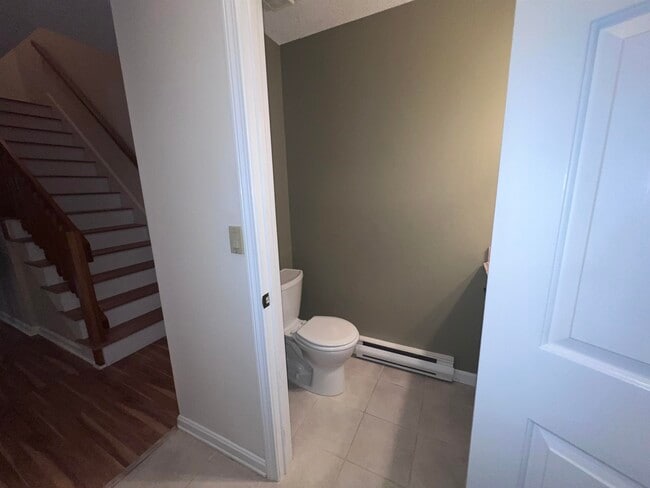 Building Photo - 33 Harbor Way