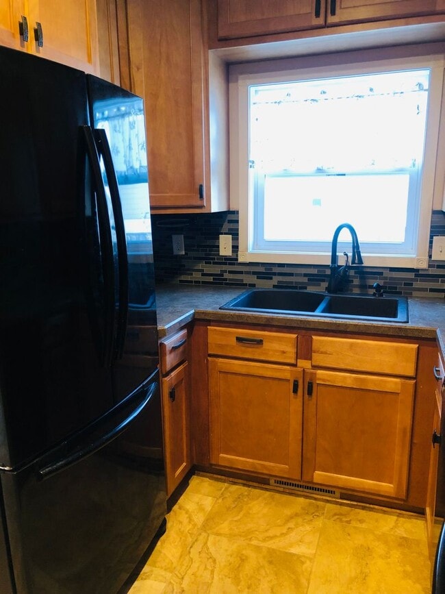 Building Photo - House- NW