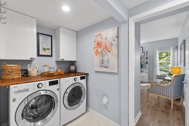 Building Photo - 4140 Bayhead Dr