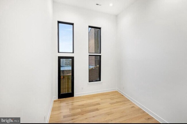Building Photo - 1328 S 9th St