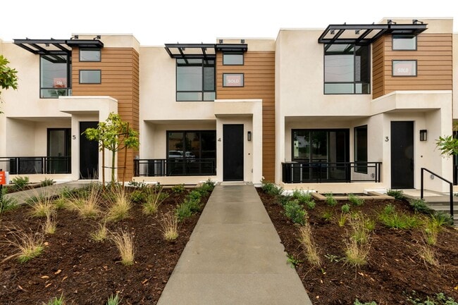 Building Photo - Modern Townhome FOR RENT in Golden Hill 3 Bed w/ 2 car garage!