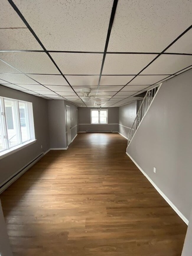 Building Photo - 3 bedroom 1 bathroom