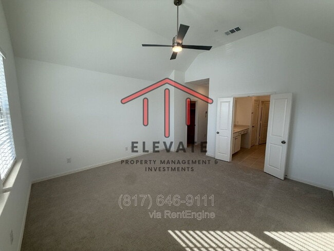 Building Photo - 724 4th St