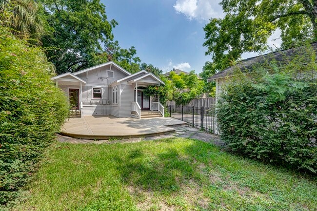 Building Photo - 1403 Bonnie Brae St