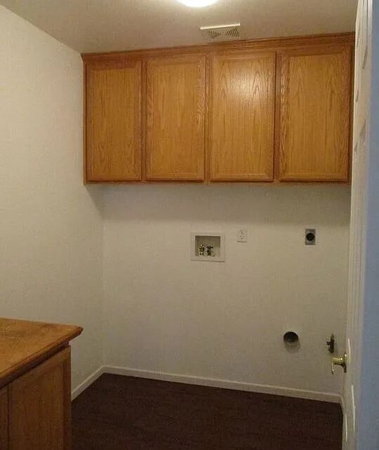 Building Photo - 11561 Park Ln