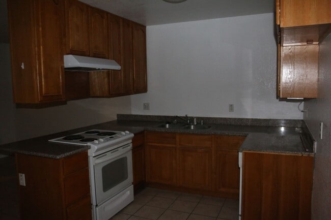 Building Photo - Home for Rent in Sacramento, CA 95842
