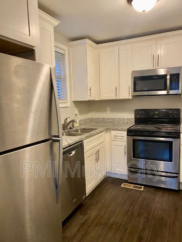 Building Photo - 197 Hicks Rd